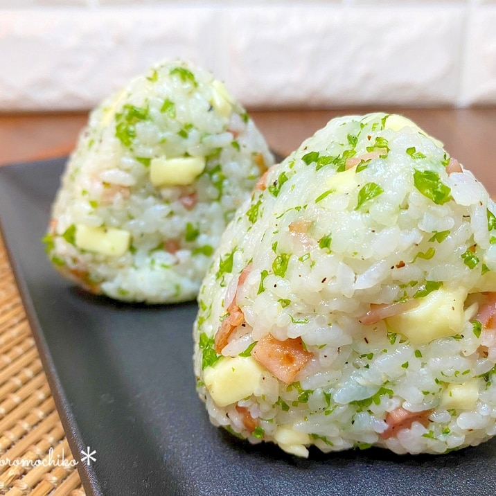 お弁当に♡ベーコンチーズのパセリおにぎり